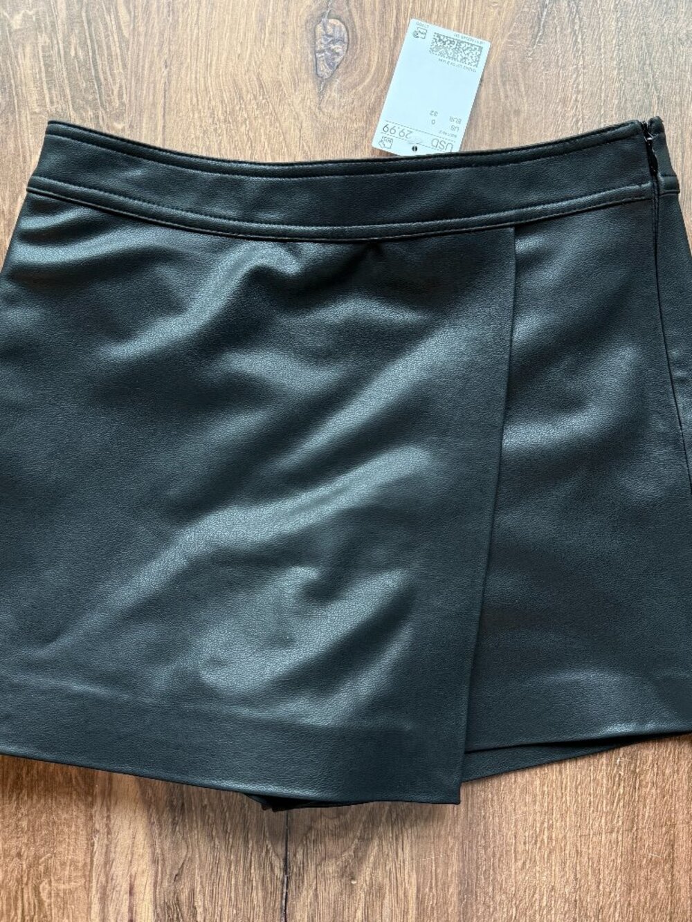 H&M Divided Faux Leather Black Mini Skort NWT Size 0